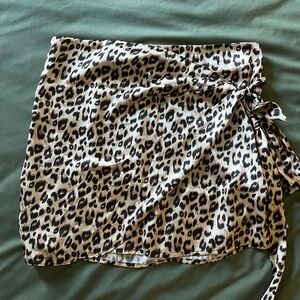 Cheetah print tied mini skirt
